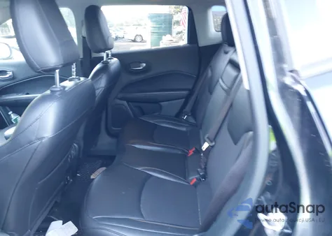 2019 Jeep Compass Latitude 4X4 z USA, uszkodzony, nr VIN 3C4NJDBB5KT836014